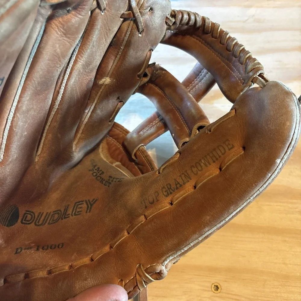 Dudley D-1000 Pro Model Baseball Softball Leather Glove Left Hand Throw